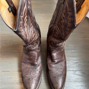 Justin Boots Brown Cowboy Western Boots with Decorative Stitching